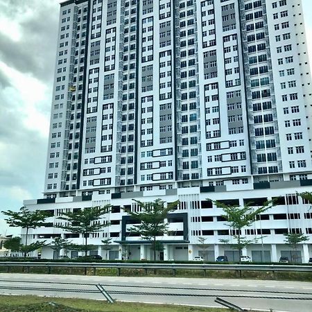 Meridin Bayvue Serviced Apt Kampong Kuala Masai Экстерьер фото