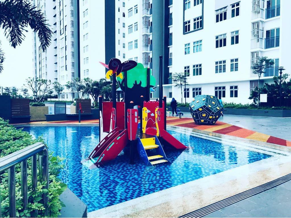 Meridin Bayvue Serviced Apt Kampong Kuala Masai Экстерьер фото
